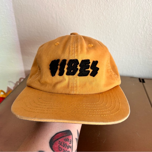 P&Co “Vibes” 6-panel hat - Picture 1 of 14